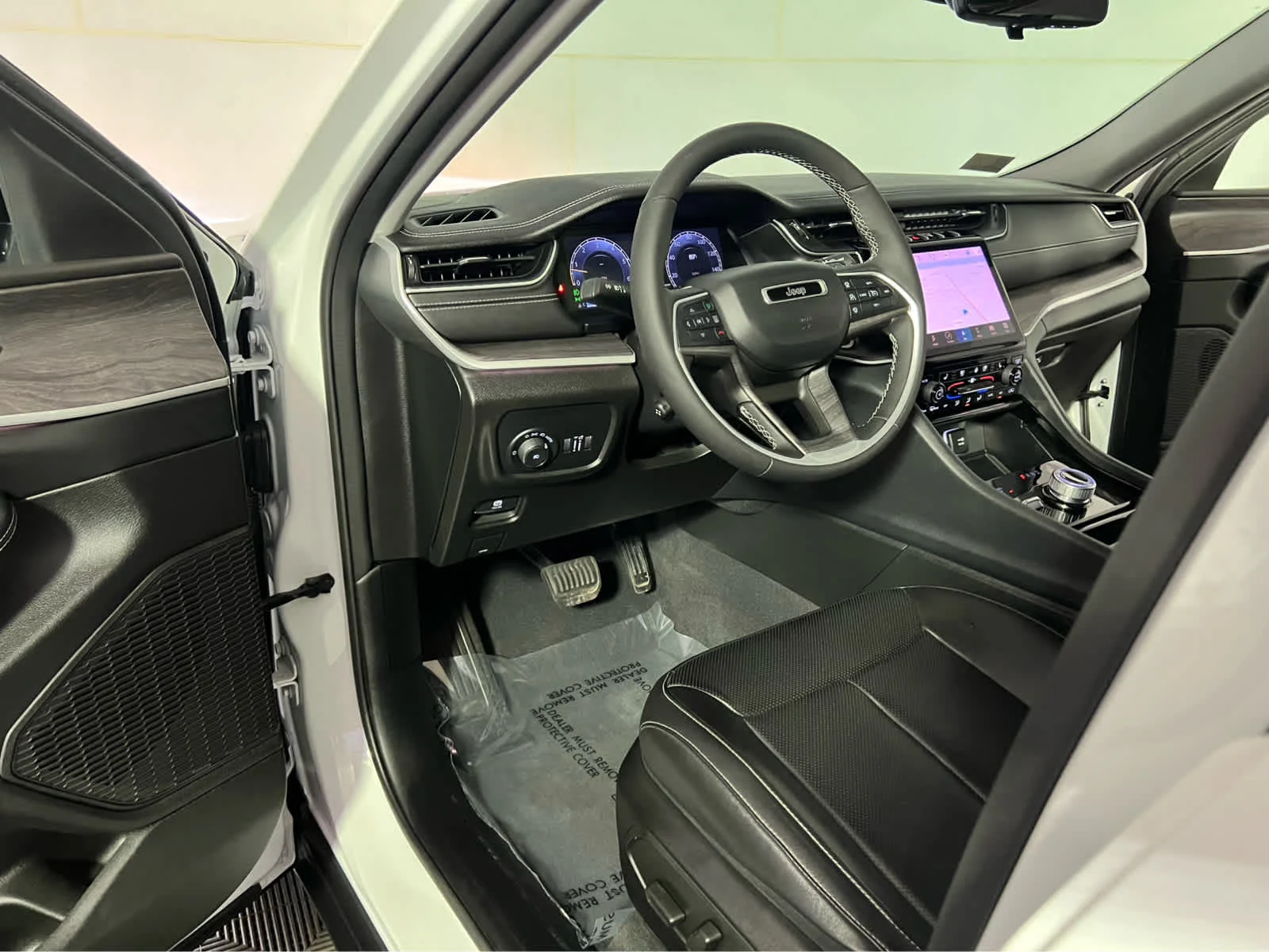 Used 2023 Bright White Clearcoat Jeep Limited image 23
