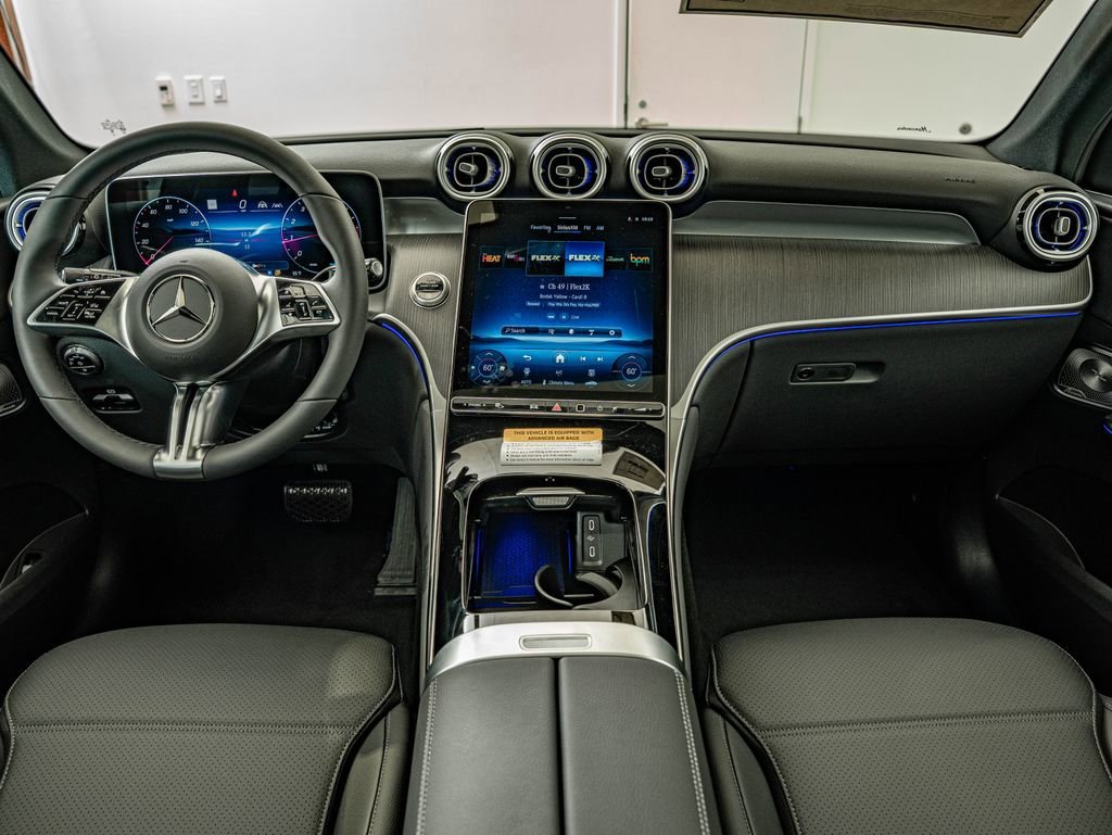 New 2026 Obsidian Black Metallic Mercedes-Benz GLC 300 image 29