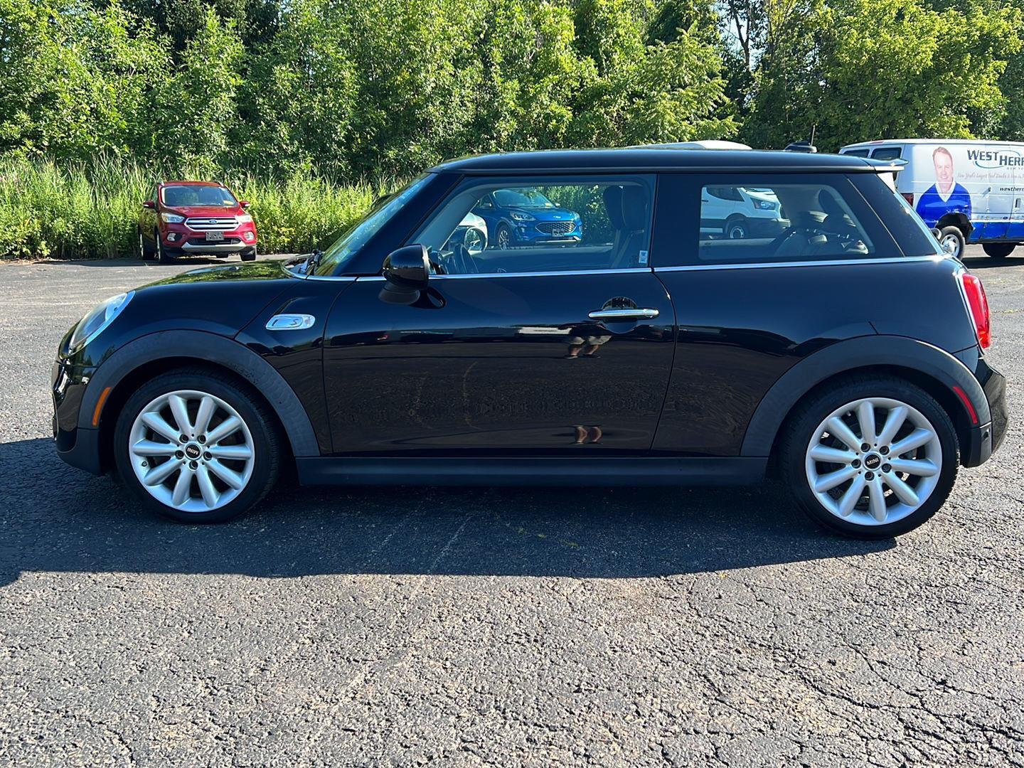 Used 2018 Midnight Black Metallic MINI Base image 4