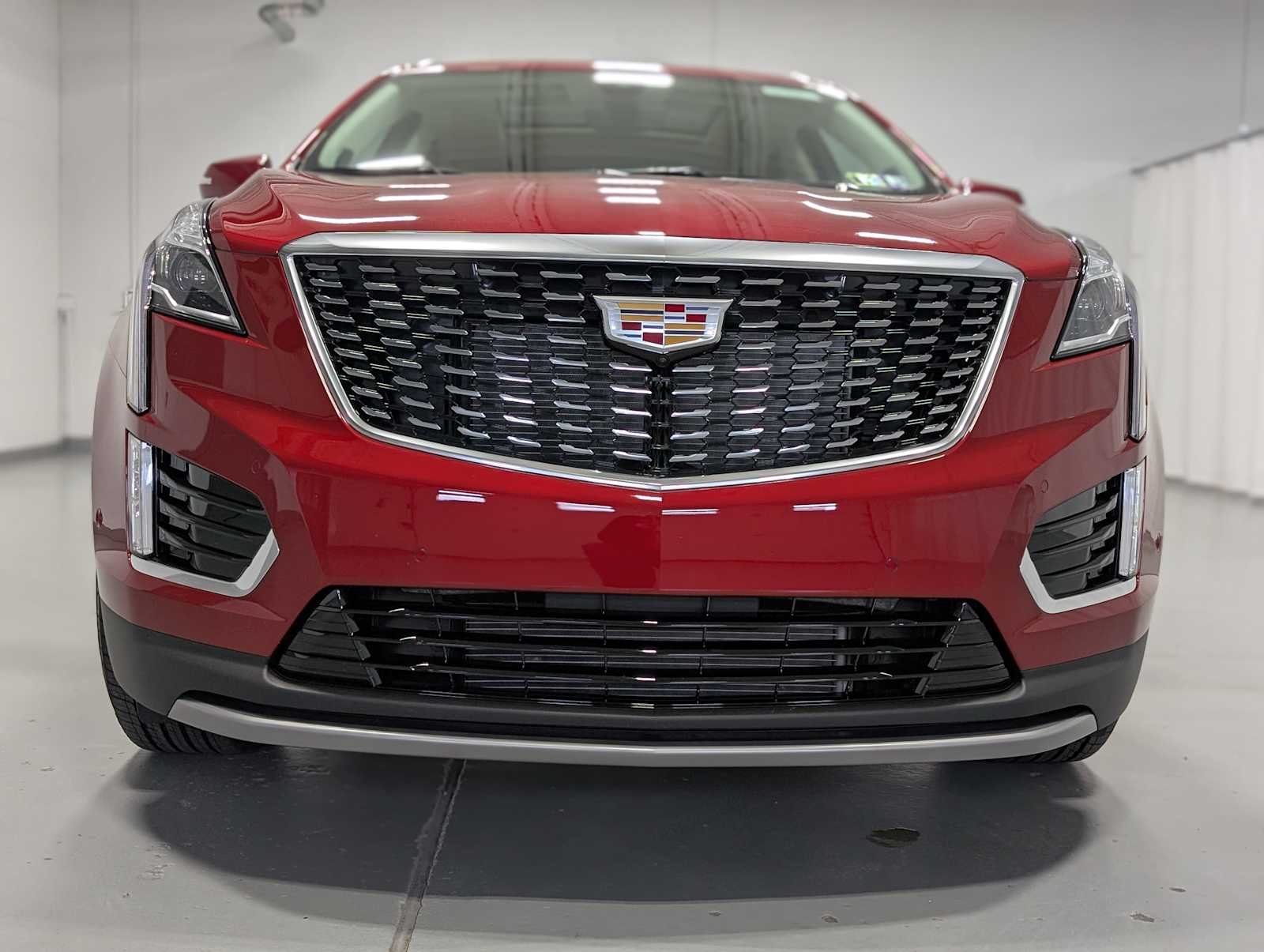 2025 Cadillac XT5 Premium Luxury photo 2