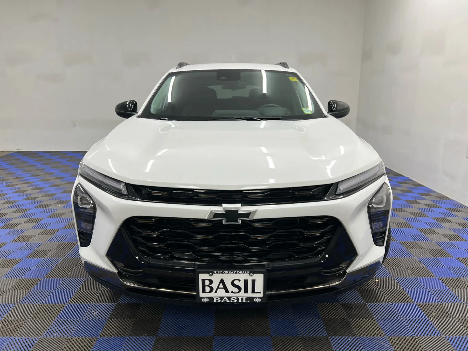 Used 2024 Summit White Chevrolet ACTIV image 2