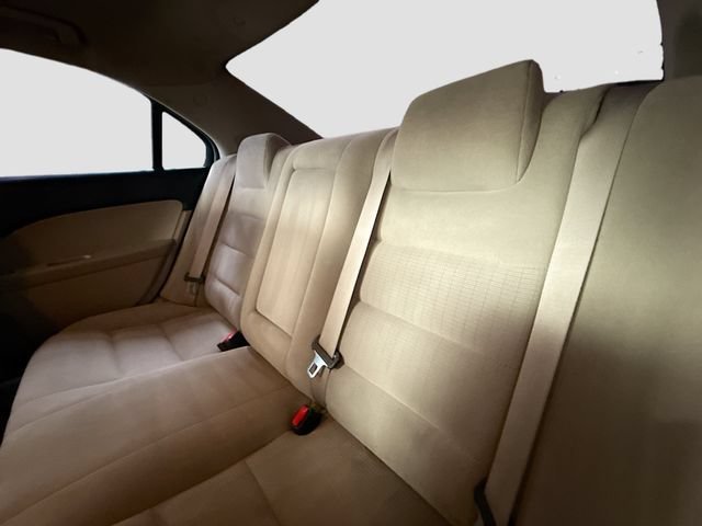 Used 2009  Ford S image 21