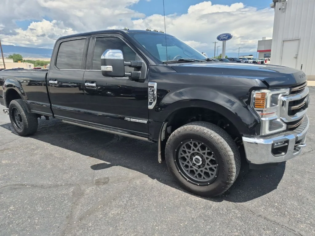 Used 2020 Agate Black Metallic Ford King Ranch image 1