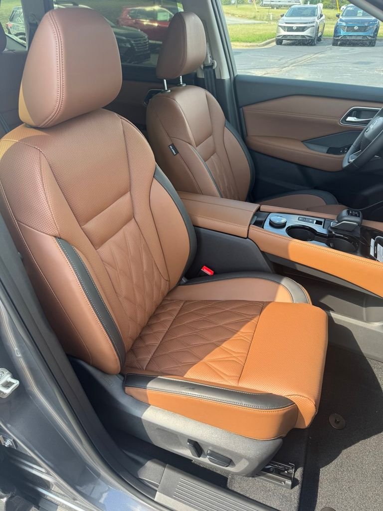 New 2026 Gun Metallic Nissan Platinum image 22