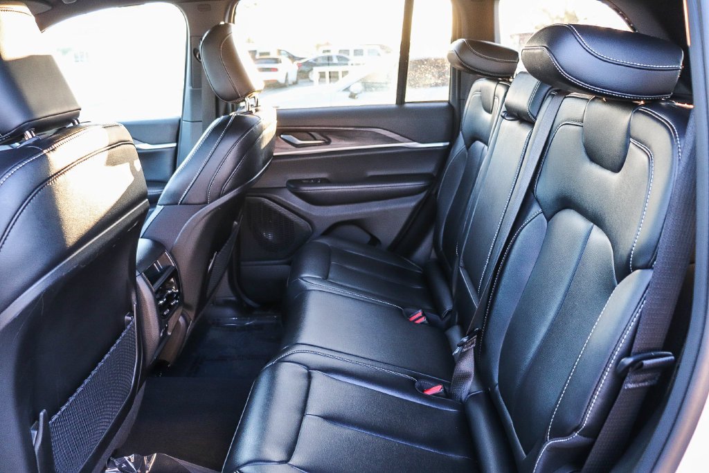 Used 2024 Bright White Clearcoat Jeep Limited image 21
