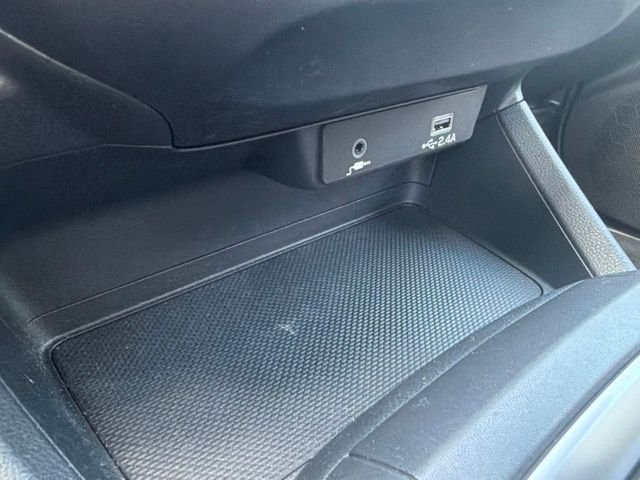 Used 2025 Silver Subaru Base image 18