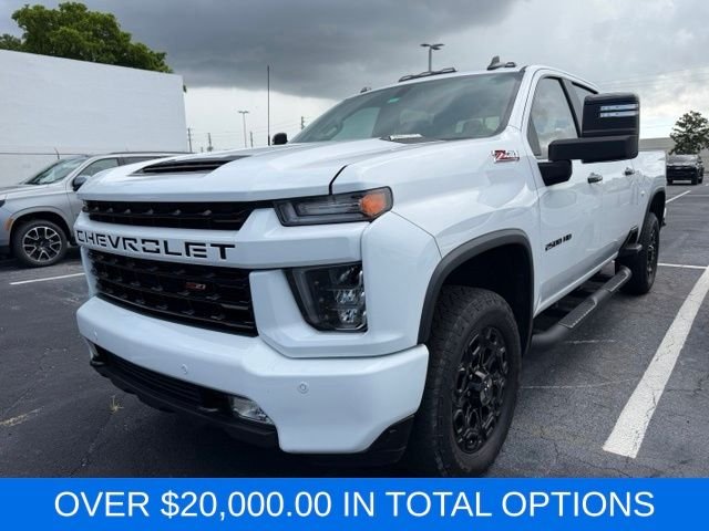 Used 2022 White Chevrolet LT image 3