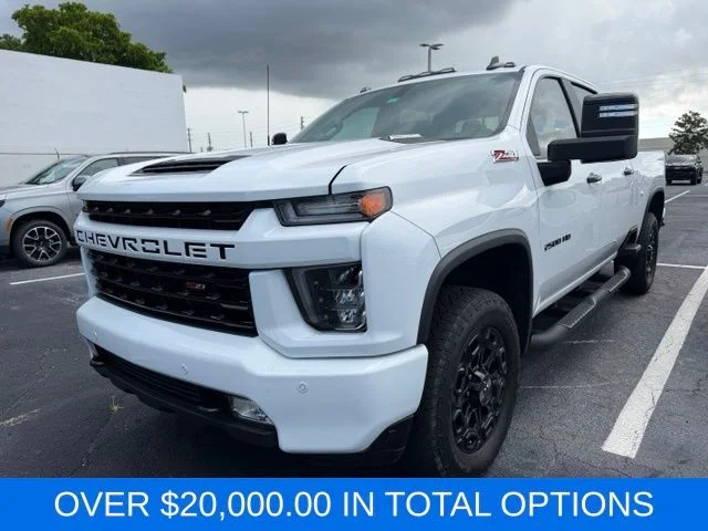 Used 2022 White Chevrolet LT image 3