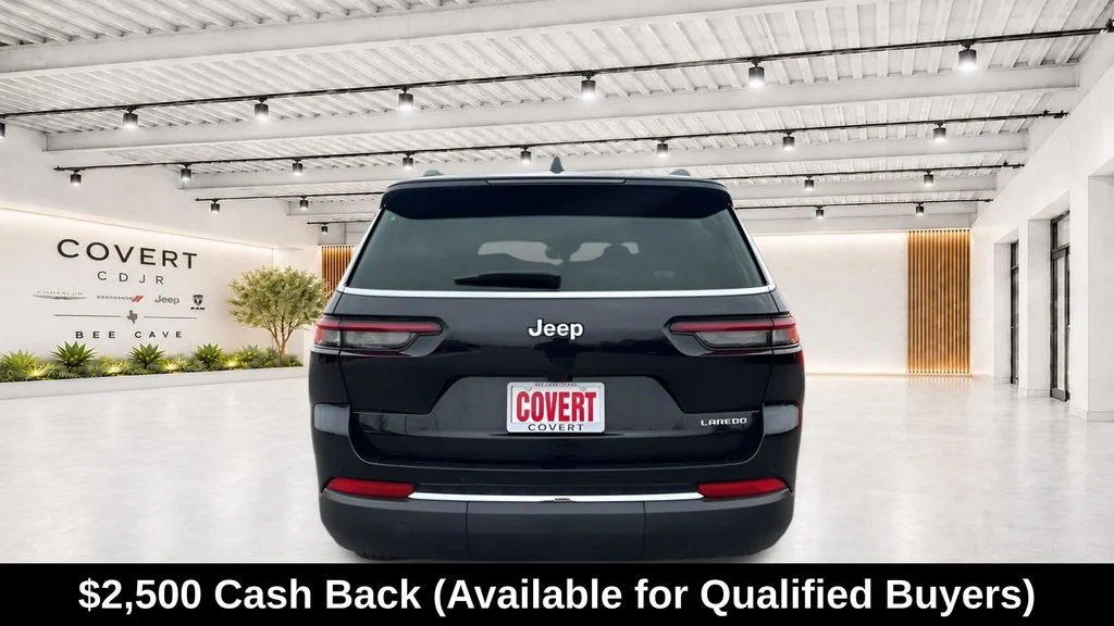 New 2025 Diamond Black Crystal Pearl-Coat Exterior Paint Jeep Laredo image 10