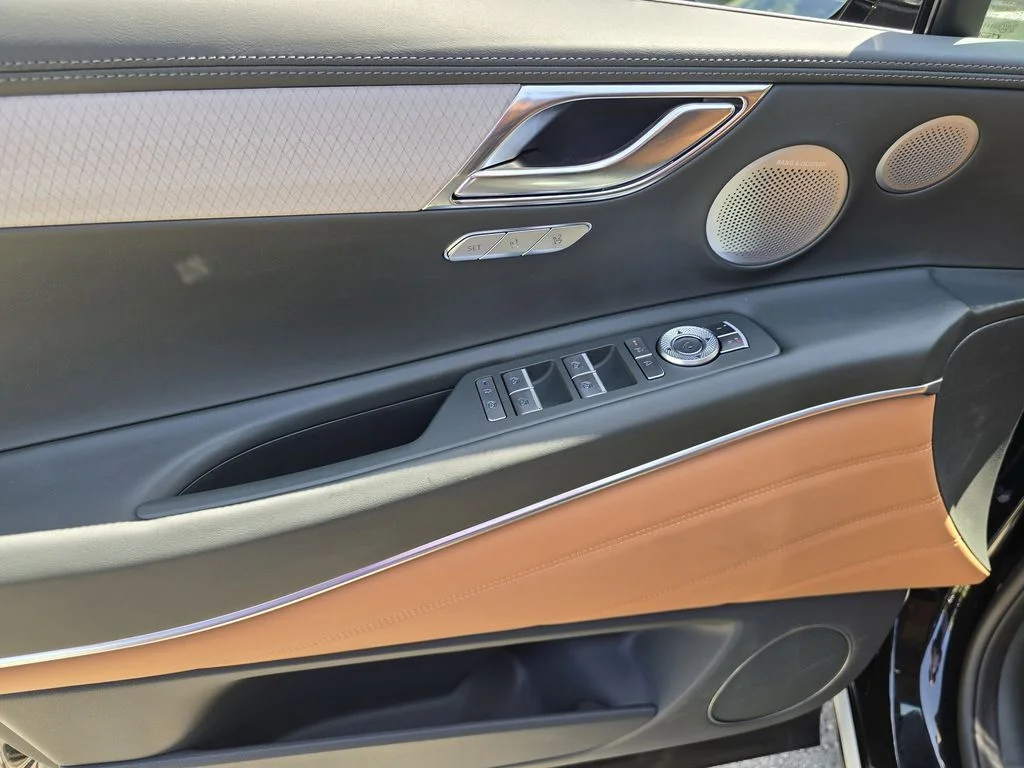 New 2026 White Genesis 2.5T Prestige image 17