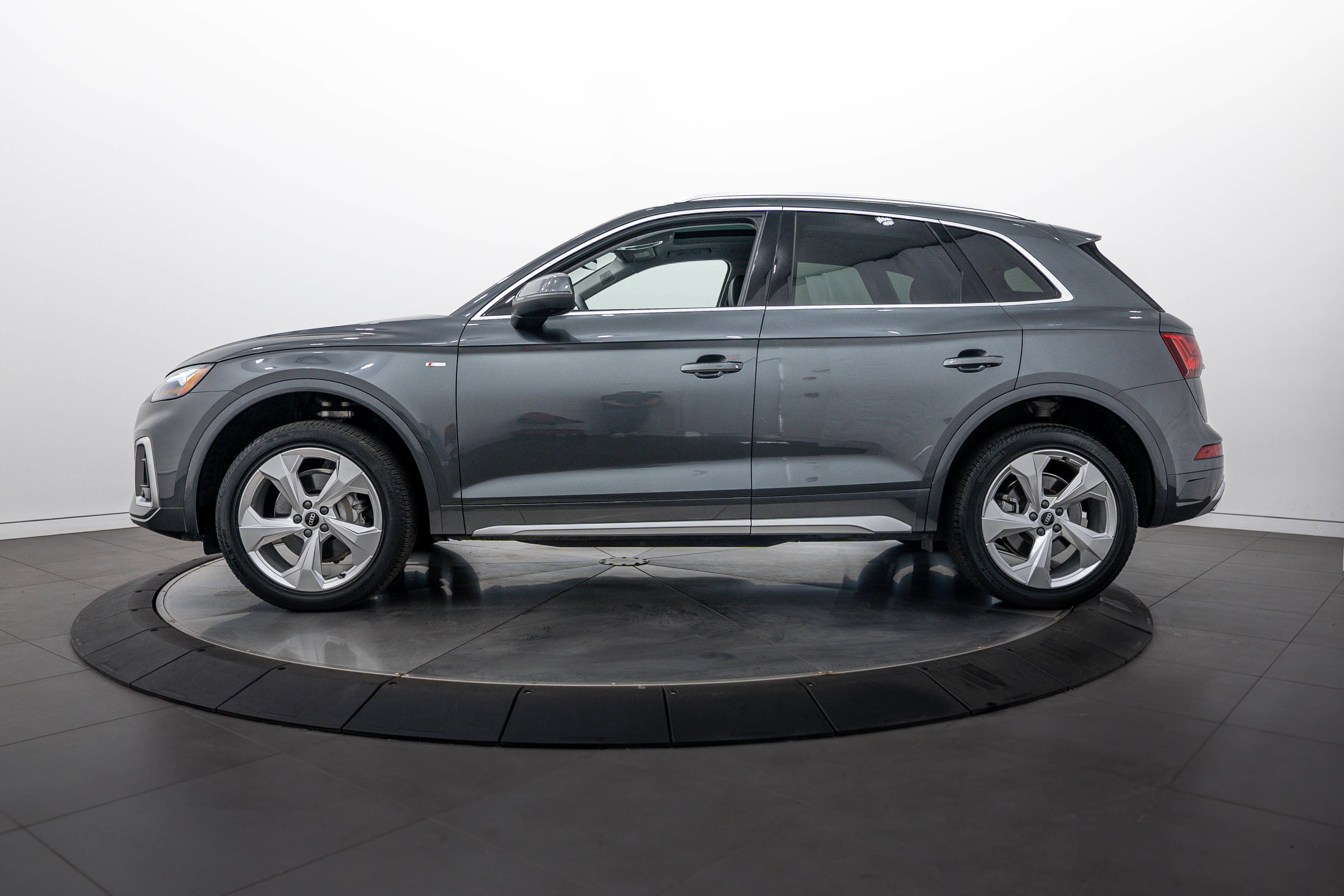 Certified Used 2023 Daytona Gray Pearl Effect Audi S line Premium Plus image 6