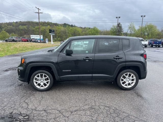 Used 2023 Black Jeep Latitude image 9