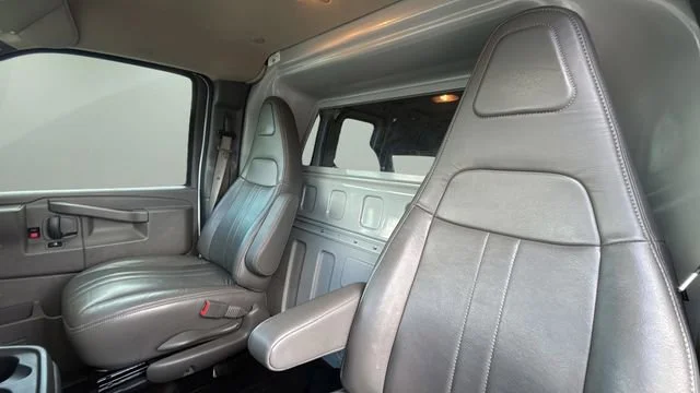 Used 2022 Summit White Chevrolet WT image 20