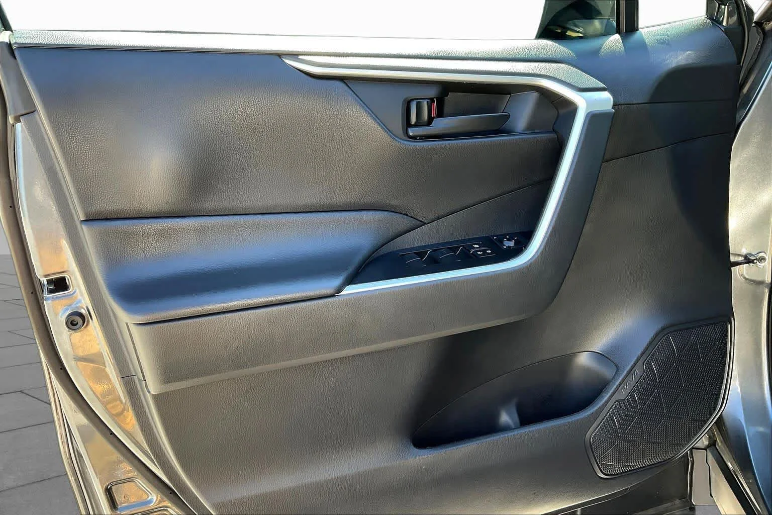Used 2020 Magnetic Gray Metallic Toyota LE image 21