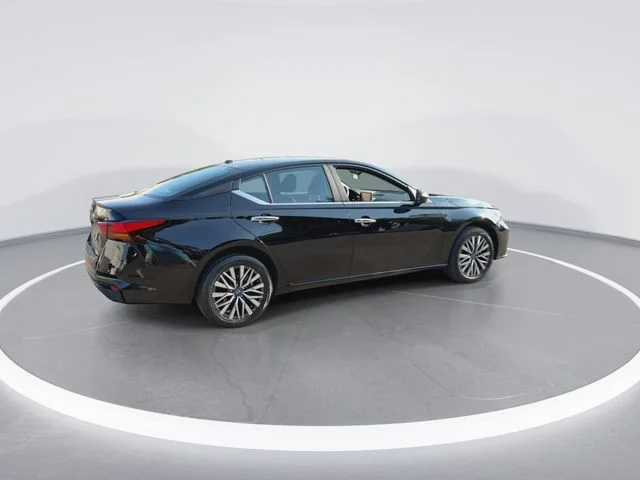 Used 2025 Black Nissan 2.5 SV image 9