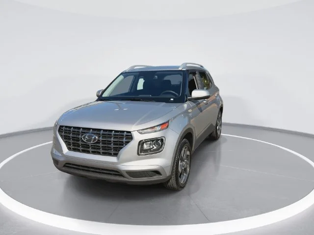 Used 2026 Silver Hyundai SEL image 4