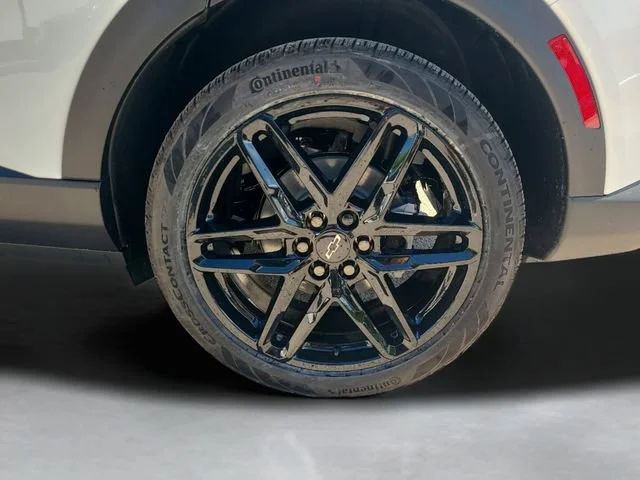 New 2026 Summit White Chevrolet LT image 34