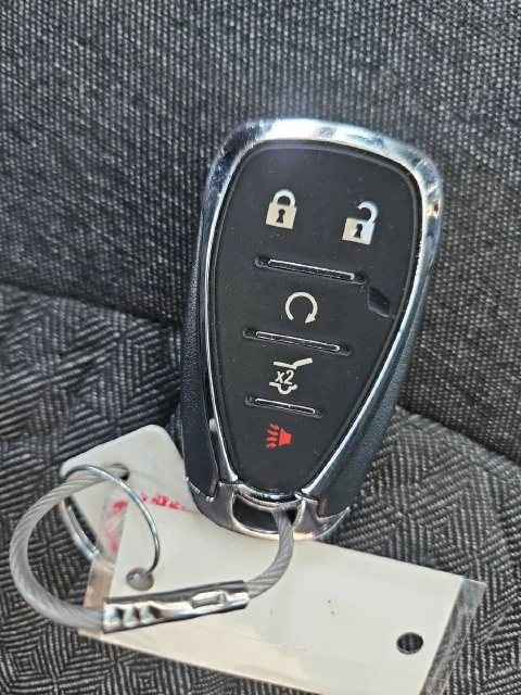 Used 2024 Summit White Chevrolet LT image 28