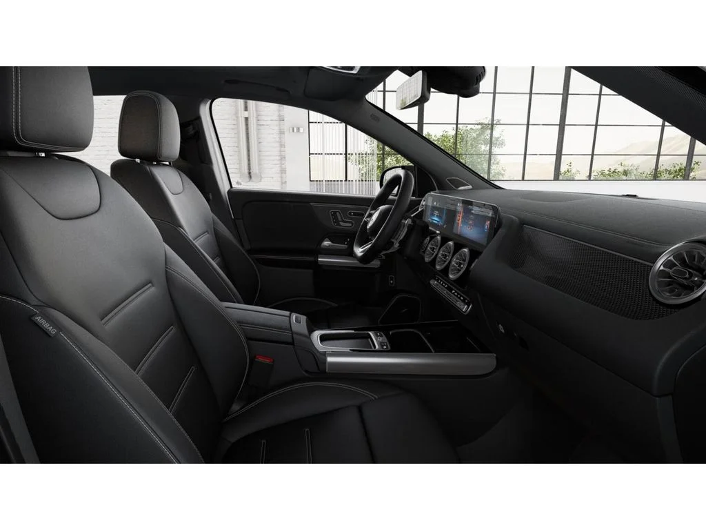 2026 Mercedes-Benz GLA AMG GLA 35 - Photo 4