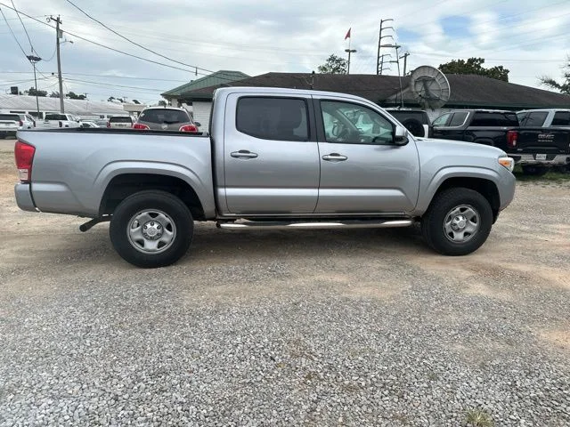 Used 2017 Silver Toyota SR image 15