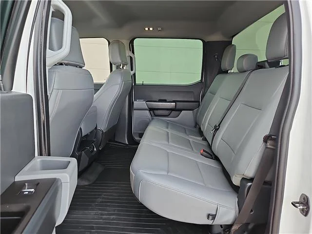 Used 2023 Oxford White Ford XL 4x4 SuperCrew Cab 5.5 ft. box 145 in. WB image 8