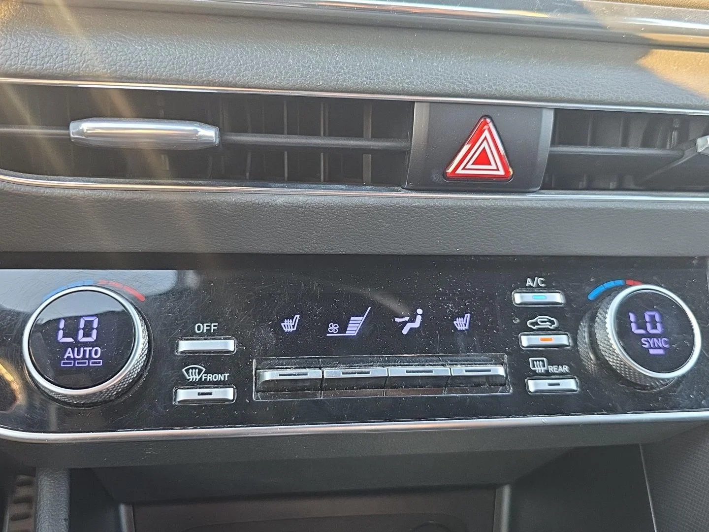 Used 2021 Hampton Gray Hyundai SEL Plus image 16