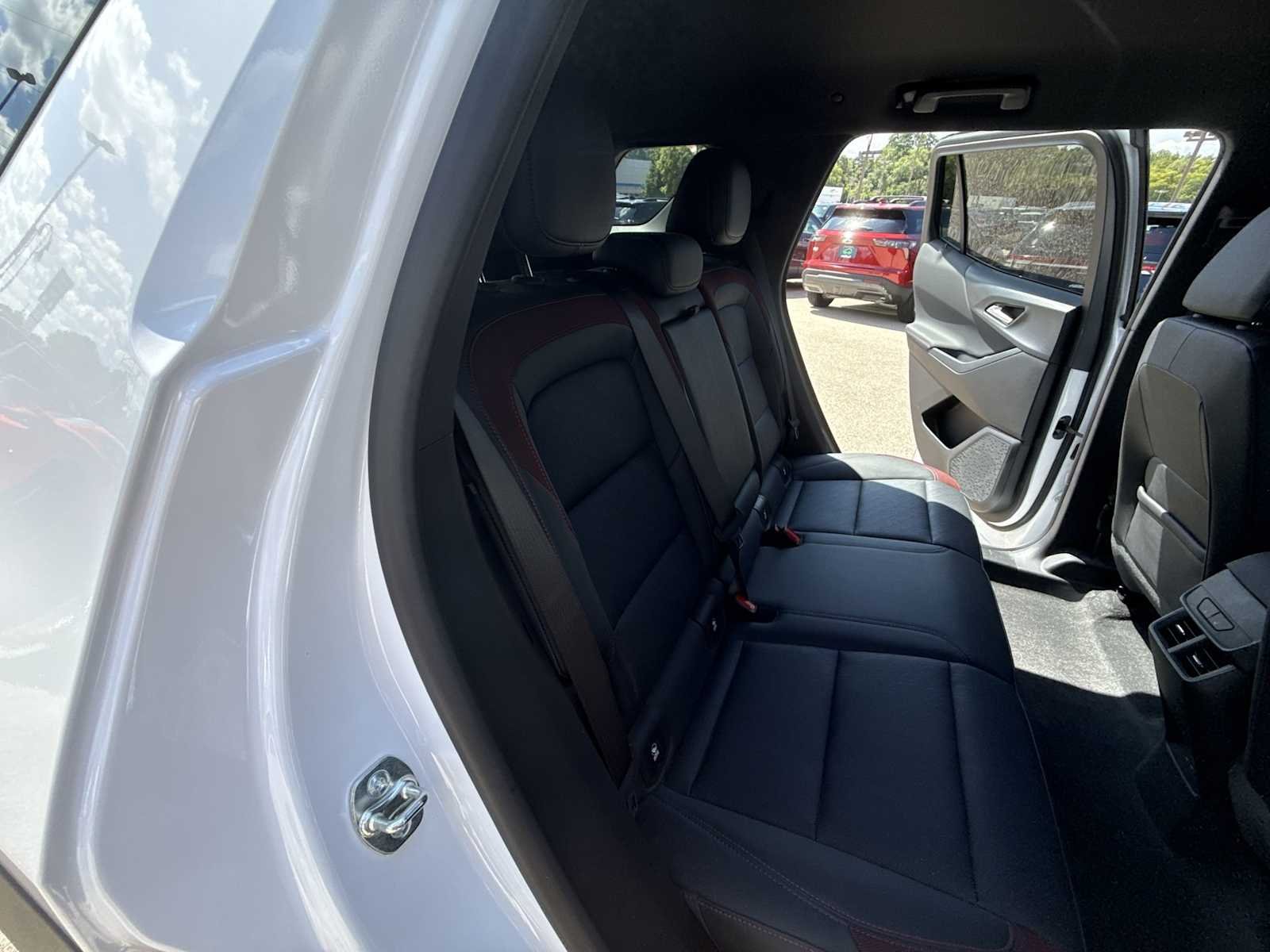 Used 2025 Iridescent Pearl Tricoat Chevrolet RS image 25