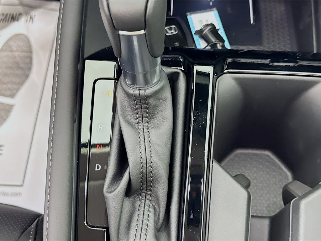 New 2026 Urban Gray Pearl Honda Touring image 25