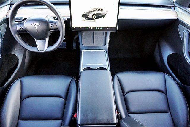 Used 2023  Tesla Long Range image 21
