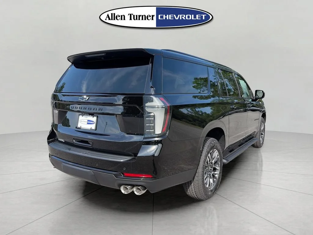 2026 Chevrolet Suburban Z71 - Photo 4
