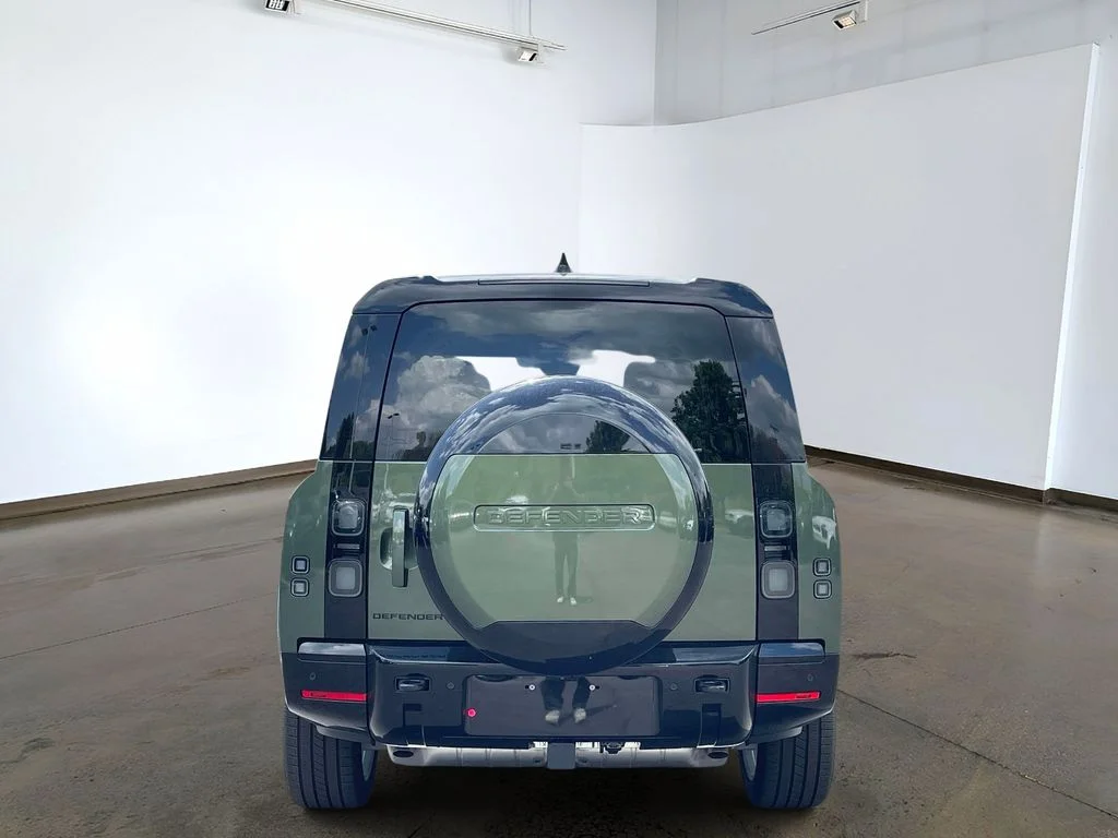 New 2026 Woolstone Green Land Rover X-Dynamic SE image 5