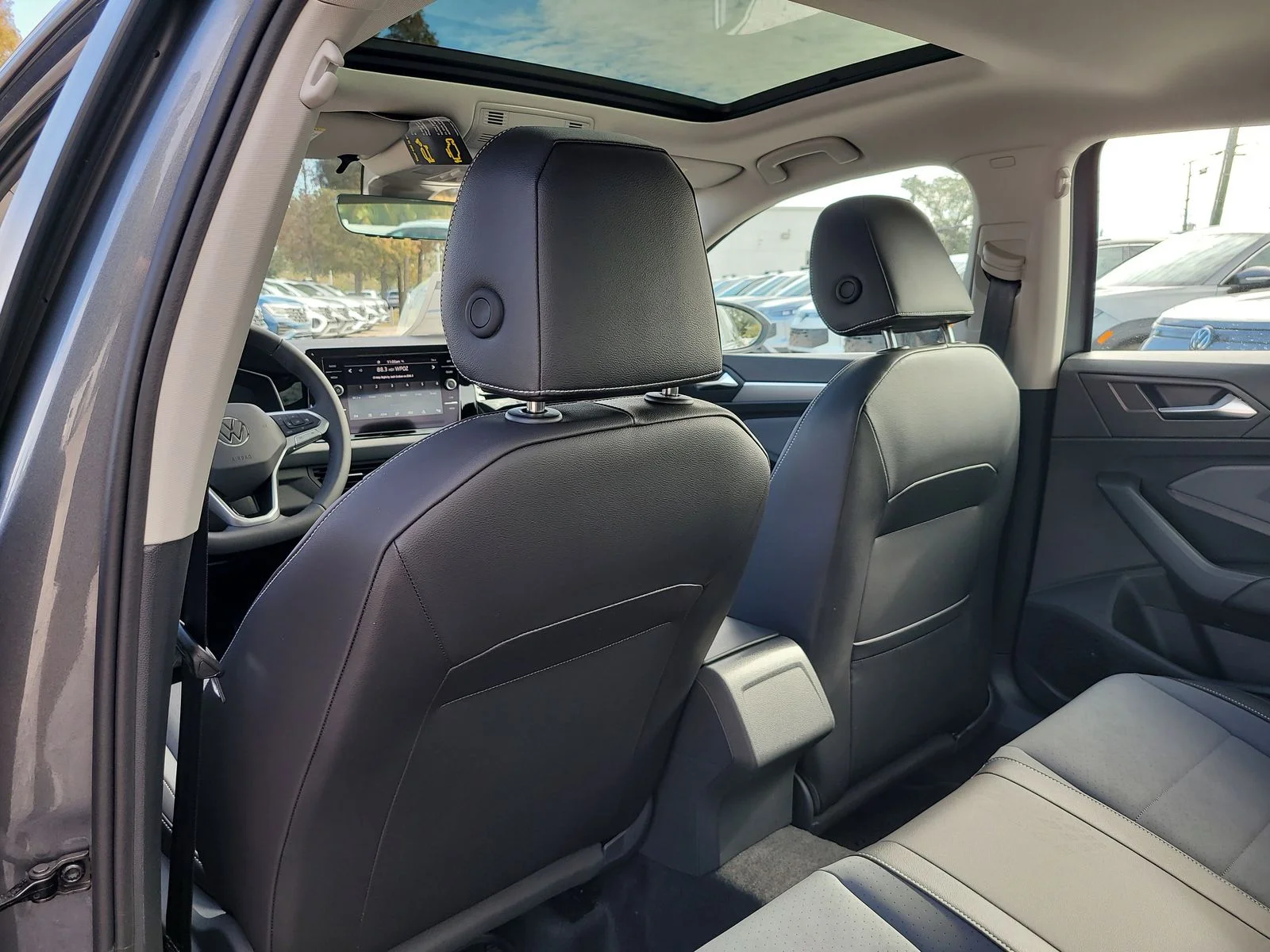 New 2026 Platinum Gray Metallic Volkswagen 1.5T SE image 13