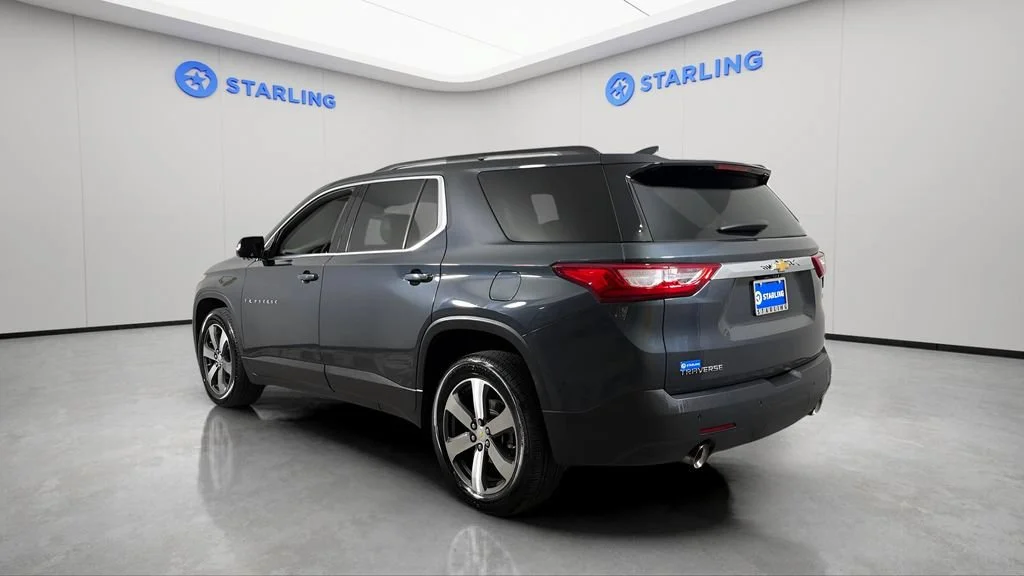 Used 2019 GRAPHITE METALLIC Chevrolet LT Leather image 5