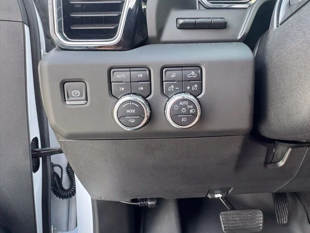 Used 2025 White GMC Denali Ultimate image 30