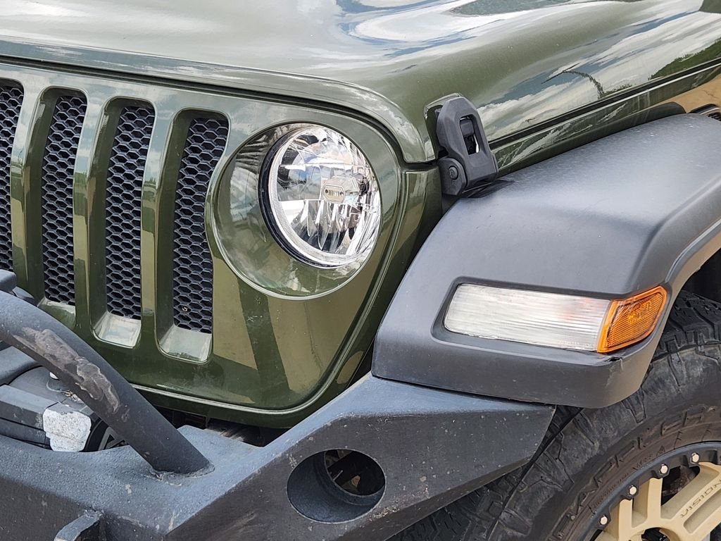 Used 2020 Sarge Green Clearcoat Jeep Sport image 11