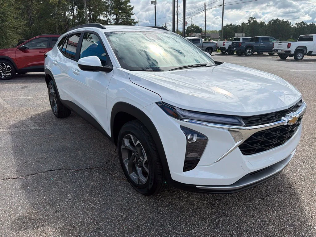 New 2026 Summit White Chevrolet LT image 7