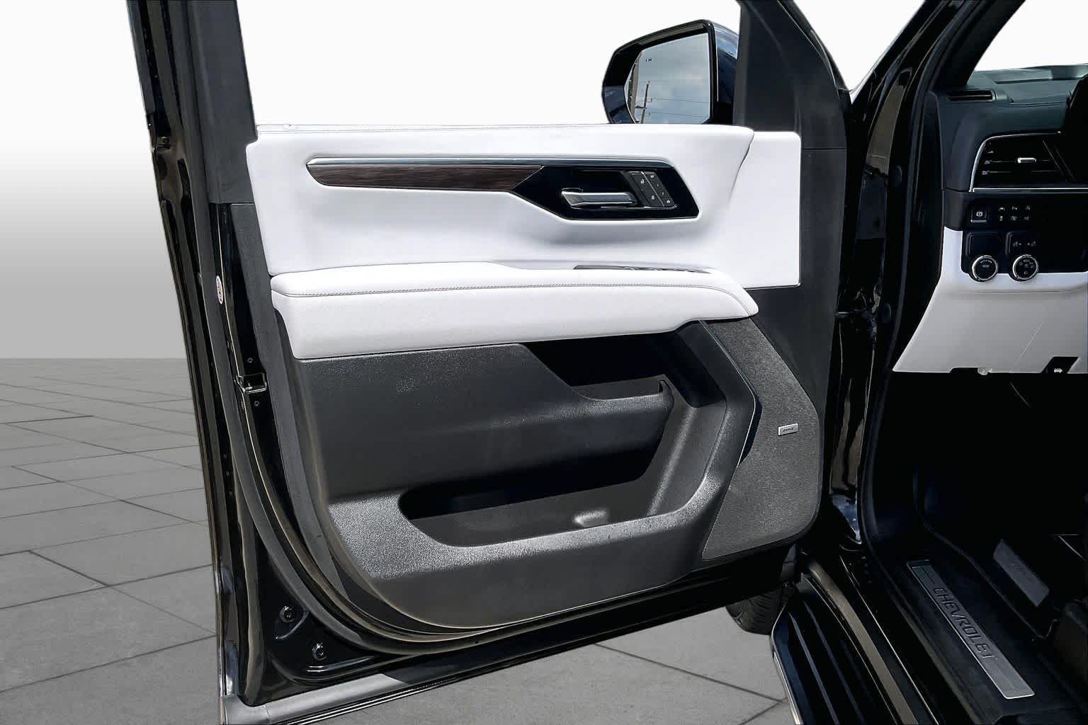 2025 Chevrolet Tahoe Premier - Photo 21