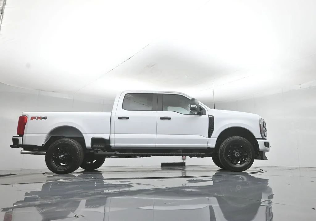 New 2026 Oxford White Ford XL image 44