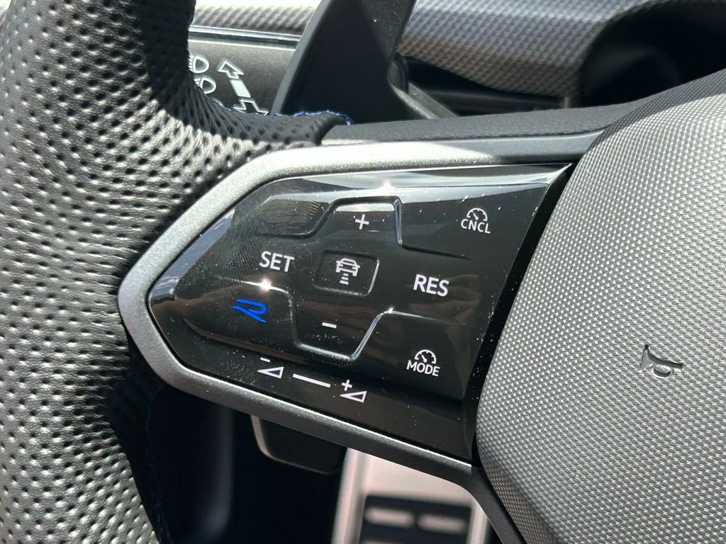 New 2026 White Volkswagen 2.0T image 19
