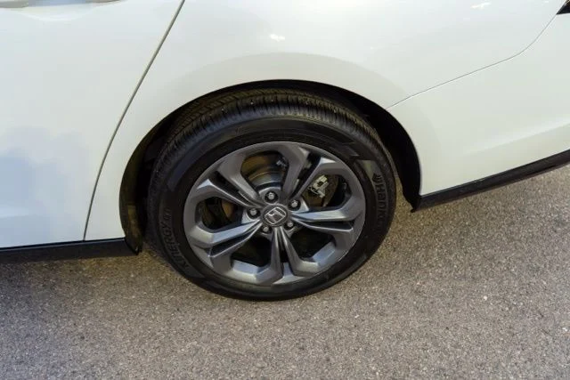 Used 2025 White Honda EX-L image 13