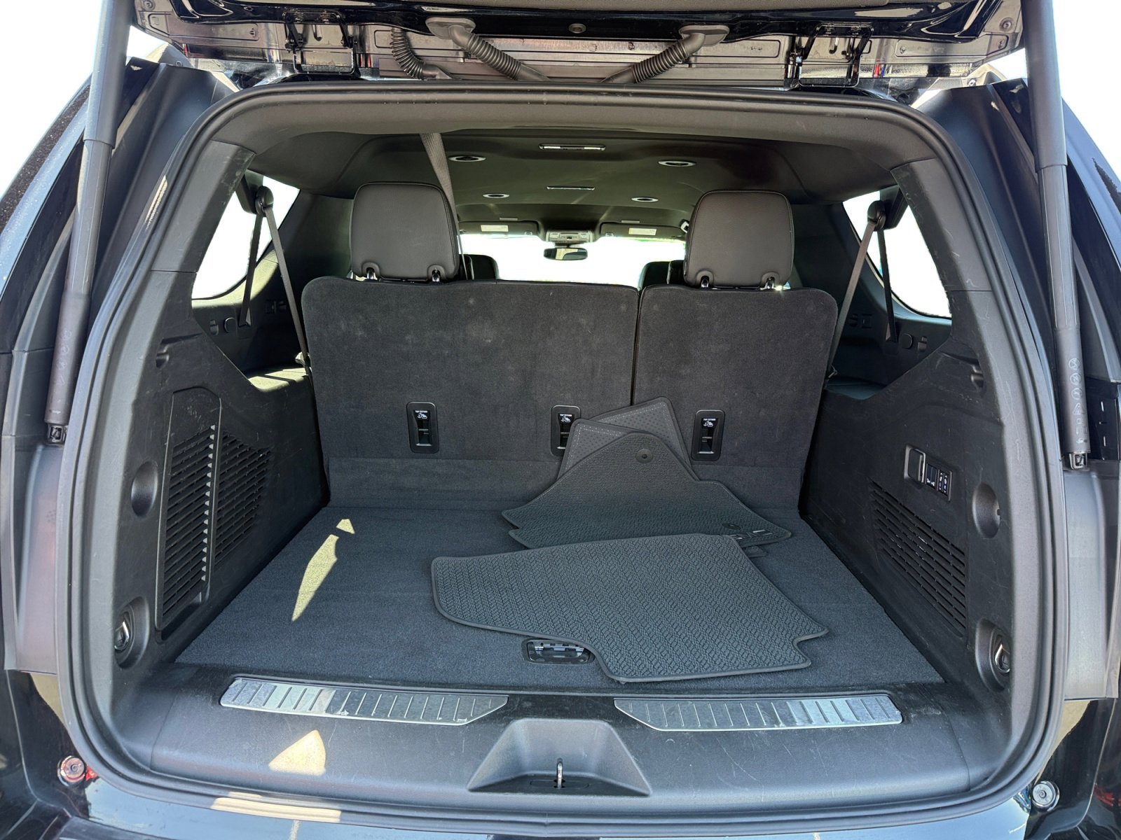 Used 2025 Onyx Black GMC Denali image 17