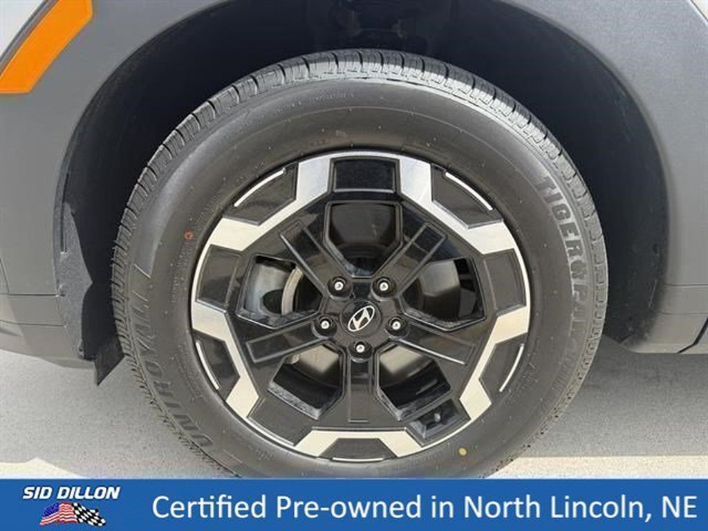 Used 2025 Shimmering Silver Metallic Hyundai SEL image 9