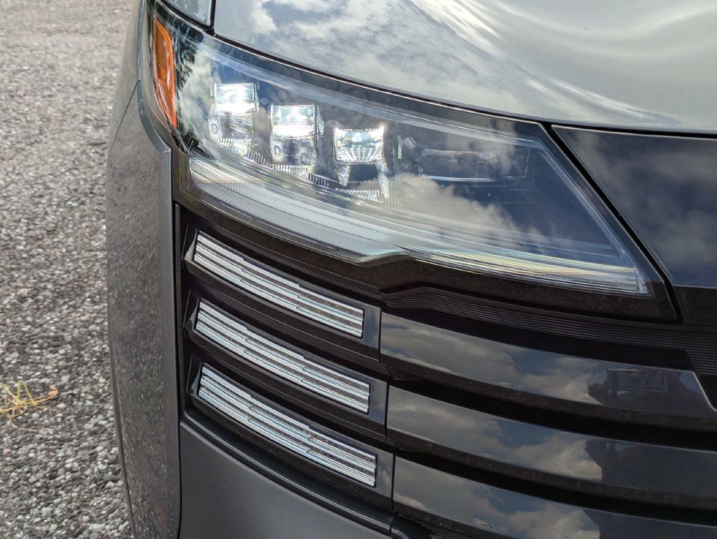 Used 2025 Gray Nissan S image 10