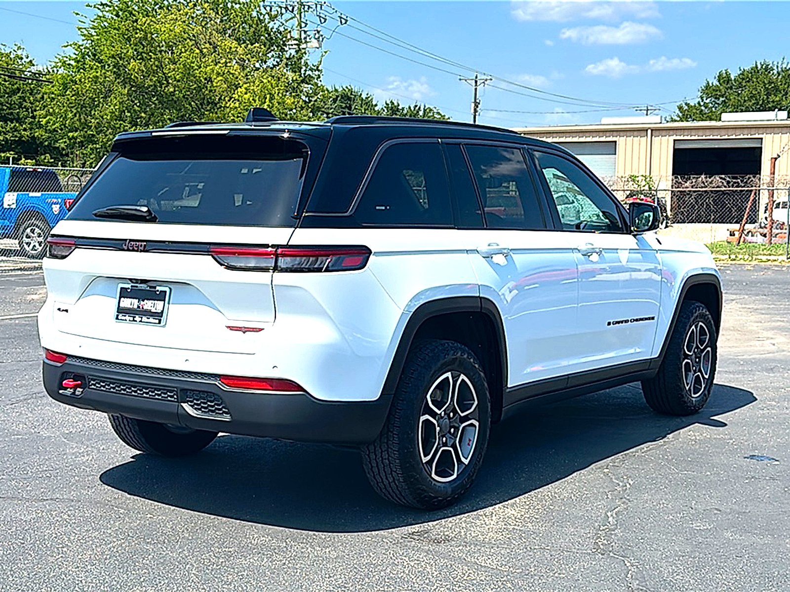 Used 2022 Bright White Clearcoat Jeep Trailhawk 4x4 image 8