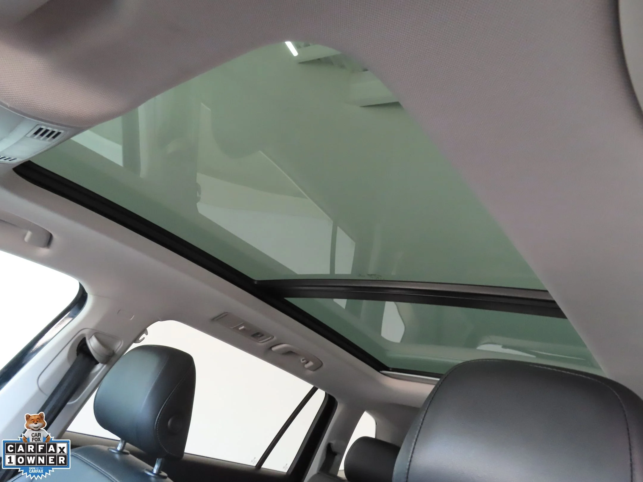 Used 2019 Black Volkswagen 2.0T SE image 21
