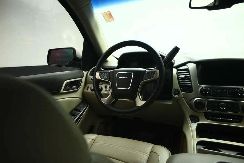 Used 2020 Silver GMC Denali image 40