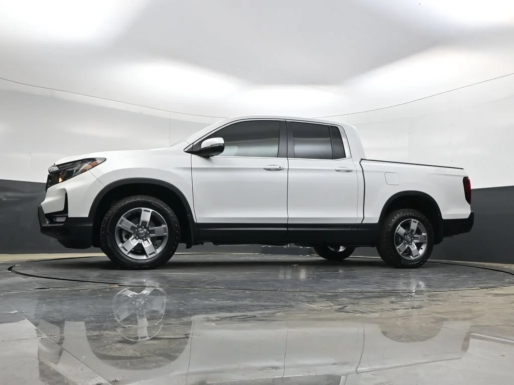 Certified Used 2026 Platinum White Pearl Honda RTL image 30