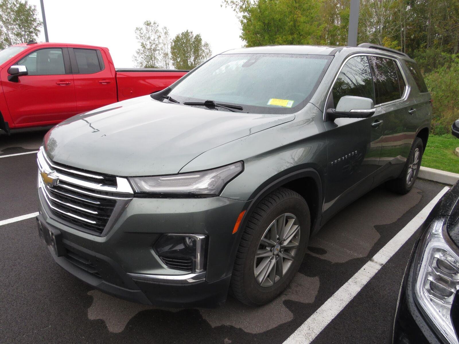 Used 2023 Silver Sage Metallic Chevrolet LT Cloth image 8
