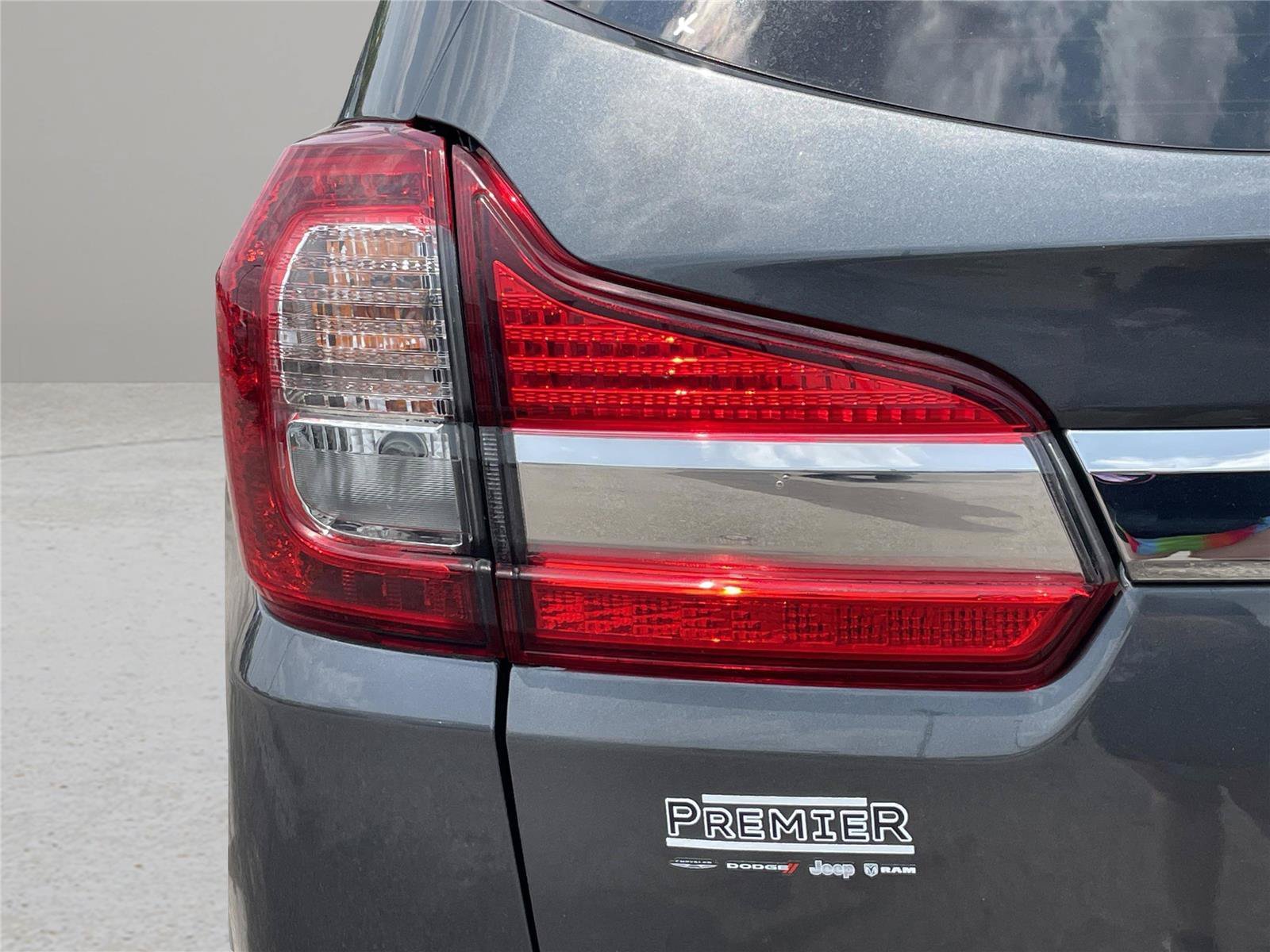 Used 2021 Magnetite Gray Metallic Subaru  image 9