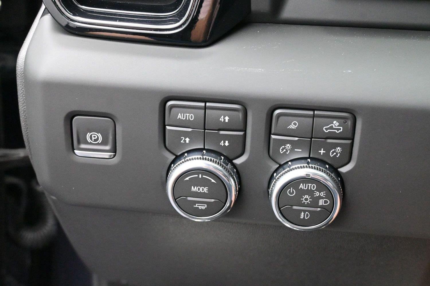 Used 2026 Titanium Rush Metallic GMC AT4X image 20